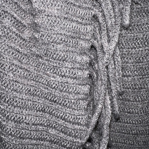 Grey scarf - Picture 2 of 3